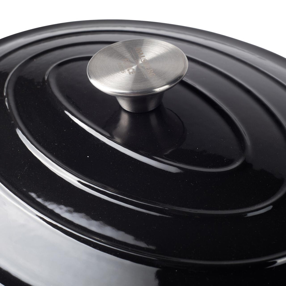 Oala din fonta emailata cu capac HAUSBERG HB-H750, capacitate 4.5L, diametru 30x23 cm, adancime 12 cm, interior antiaderent, Negru